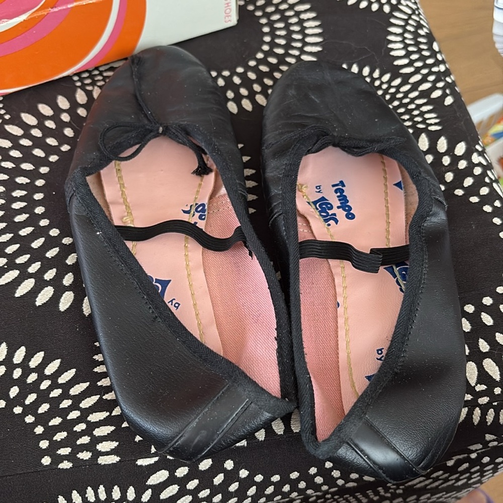 Leo's Tempo Dance ballet shoes size 7